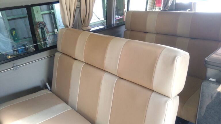 後席前向き　３人掛け　２列の状態